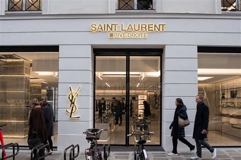 Saint Laurent. Negozi e rivenditori a Padova Yves Saint Laurent.